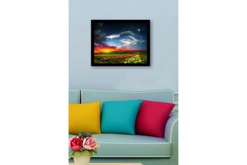 Inramad Canvastavla i trä - 41x56 cm - Färgrik blomsteräng under en dramatisk solnedgång - Röd / Gul / Grön - Inredning - Tavlor & posters - Canvastavla