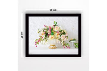 Inramad Canvastavla i trä - 41x56 cm - Färgrik bukett av blommor i en elegant vas - Ljusrosa / Grön / Vit - Inredning - Tavlor & posters - Canvastavla