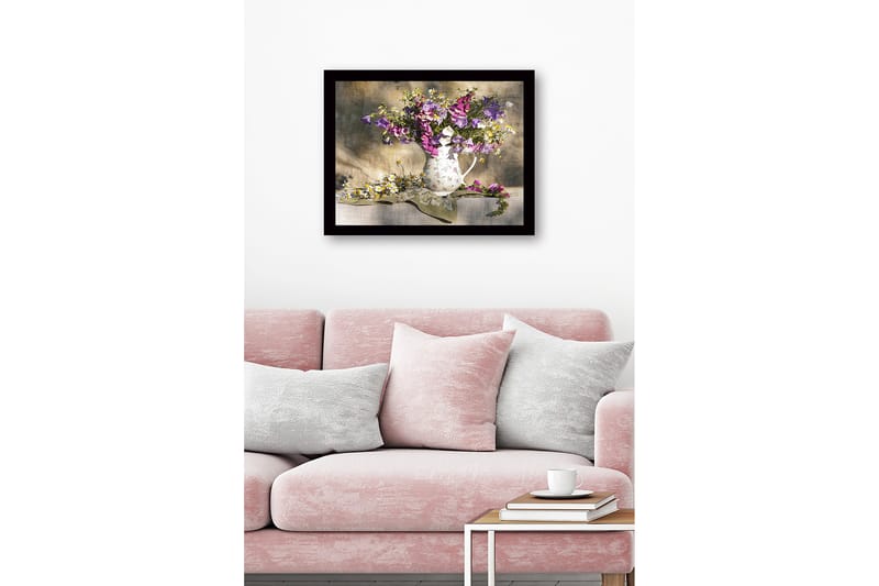 Inramad Canvastavla i trä - 41x56 cm - Färgrik bukett av blommor i en keramikkanna - Lila / Vit / Gul - Inredning - Tavlor & posters - Canvastavla