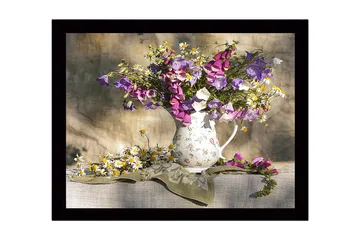 Inramad Canvastavla i trä - 41x56 cm - F ärgrik bukett av blommor i en keramikkanna - Lila / Vit / Gul - Inredning - Tavlor & posters - Canvastavla