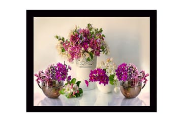 Inramad Canvastavla i trä - 41x56 cm - Färgrik bukett av blommor i olika nyanser av lila och vitt - Lila / Vit - Inredning - Tavlor & posters - Canvastavla