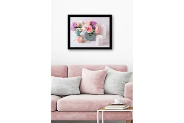 Inramad Canvastavla i trä - 41x56 cm - Färgrik bukett av blommor i olika nyanser - Rosa / Lila / Vit - Inredning - Tavlor & posters - Canvastavla