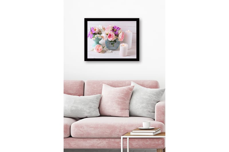 Inramad Canvastavla i trä - 41x56 cm - Färgrik bukett av blommor i olika nyanser - Rosa / Lila / Vit - Inredning - Tavlor & posters - Canvastavla