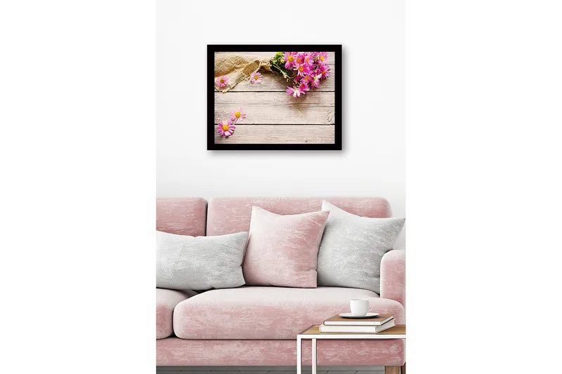 Inramad Canvastavla i trä - 41x56 cm - Färgrik bukett av blommor på en träyta - Rosa / Gult / Brunt - Inredning - Tavlor & posters - Canvastavla