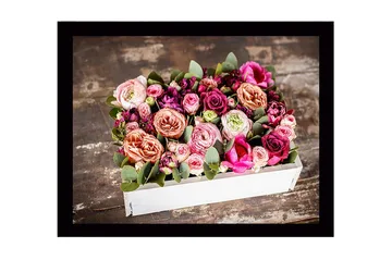 Inramad Canvastavla i trä - 41x56 cm - Färgrik bukett av rosor och gröna blad - Rosa / Lila / Grön - Inredning - Tavlor & posters - Canvastavla