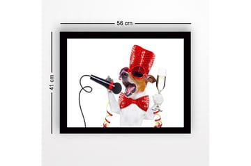 Inramad Canvastavla i trä - 41x56 cm - Festlig hund med mikrofon och champagneglas - Röd / Svart / Vit - Inredning - Tavlor & posters - Canvastavla