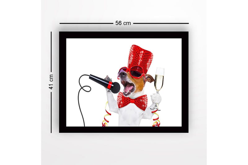 Inramad Canvastavla i trä - 41x56 cm - Festlig hund med mikrofon och champagneglas - Röd / Svart / Vit - Inredning - Tavlor & posters - Canvastavla