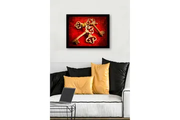 Inramad Canvastavla i trä - 41x56 cm - Gamla nycklar med intrikata mönster på en röd bakgrund - Röd / Guld - Inredning - Tavlor & posters - Canvastavla