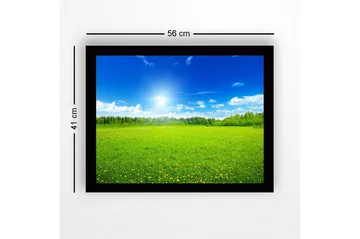 Inramad Canvastavla i trä - 41x56 cm - Grön äng under en klarblå himmel med vita moln - Grön / Blå / Vit - Inredning - Tavlor & posters - Canvastavla