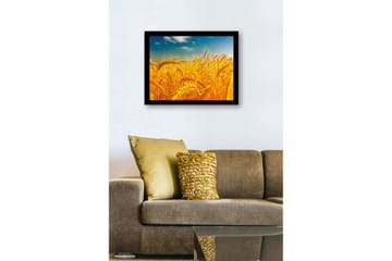 Inramad Canvastavla i trä - 41x56 cm - Gyllene vetefält under en klar himmel - Guld / Blå / Grön - Inredning - Tavlor & posters - Canvastavla