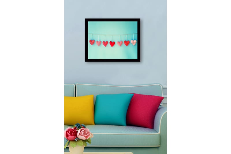 Inramad Canvastavla i trä - 41x56 cm - Hängande hjärtan i olika mönster och nyanser av röd färg - Röd / Ljusblå - Inredning - Tavlor & posters - Canvastavla