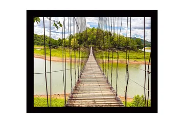 Inramad Canvastavla i trä - 41x56 cm - Hängbro som sträcker sig över en stilla sjö - Grön / Brun / Blå - Inredning - Tavlor & posters - Canvastavla