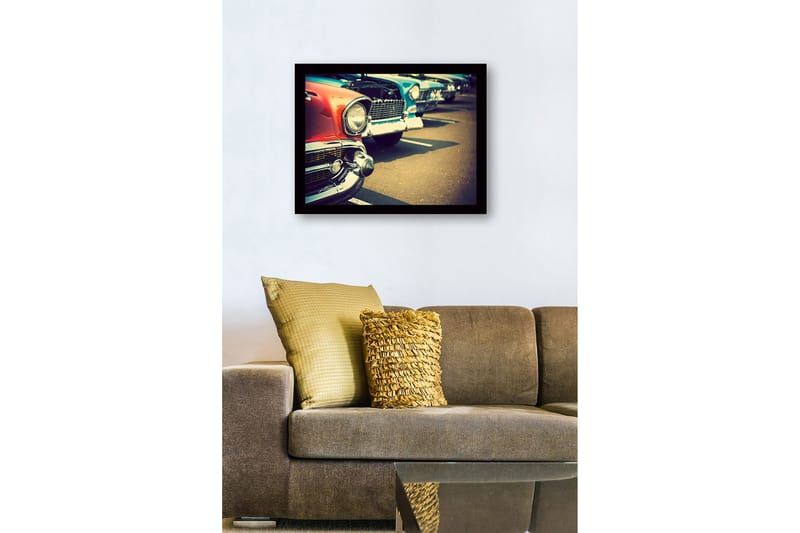 Inramad Canvastavla i trä - 41x56 cm - Klassiska bilar i rad med fokus på en röd bil i förgrunden - Röd / Blå / Silver - Inredning - Tavlor & posters - Canvastavla