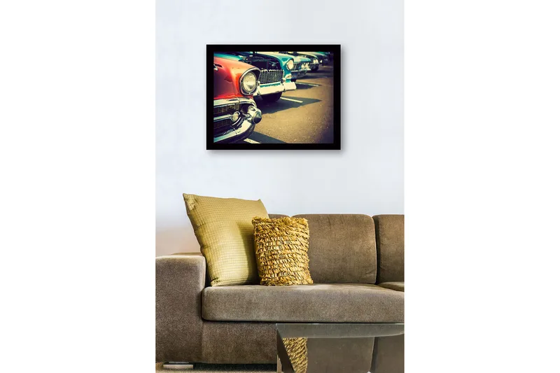 Inramad Canvastavla i trä - 41x56 cm - Klassiska bilar i rad med fokus på en röd bil i förgrunden - Röd / Blå / Silver - Inredning - Tavlor & posters - Canvastavla