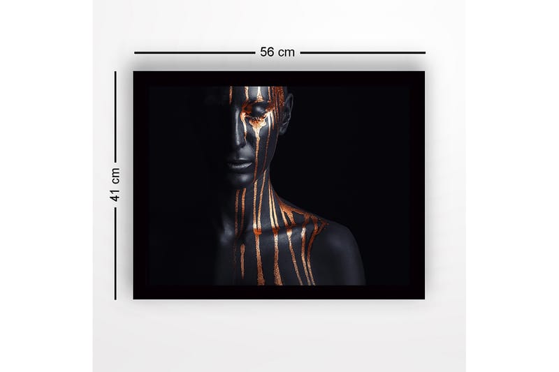 Inramad Canvastavla i trä - 41x56 cm - Mörk figur med guldstrimmor som rinner ner över ansiktet och kroppen - Svart / Guld - Inredning - Tavlor & posters - Canvastavla