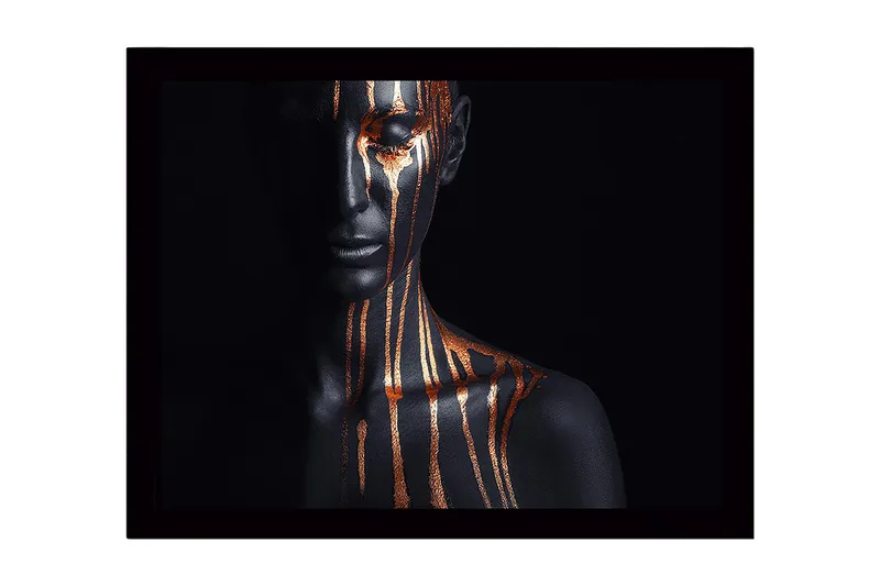 Inramad Canvastavla i trä - 41x56 cm - Mörk figur med guldstrimmor som rinner ner över ansiktet och kroppen, Svart / Guld
