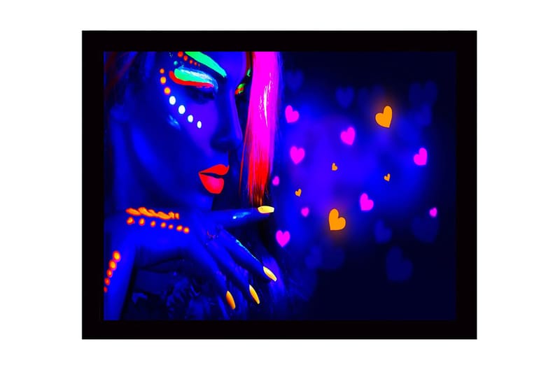 Inramad Canvastavla i trä - 41x56 cm - Neonfärgad porträtt av en kvinna med starka ansiktsmålningar - Blå / Neonorange / Rosa - Inredning - Tavlor & posters - Canvastavla