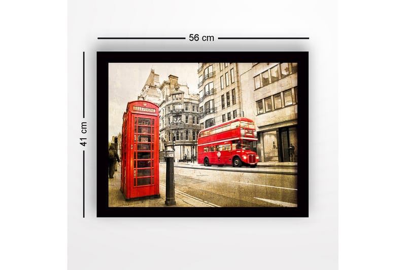 Inramad Canvastavla i trä - 41x56 cm - Röd telefonkiosk i en stadsmiljö med en dubbeldeckarbuss i rörelse - Röd / Grå / Beige - Inredning - Tavlor & posters - Canvastavla