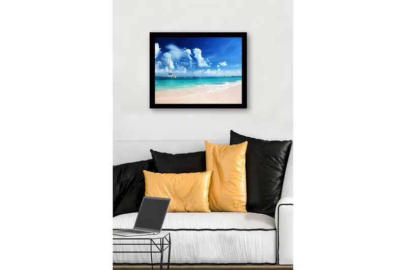 Inramad Canvastavla i trä - 41x56 cm - Segelbåt på en klarblå havsstrand - Blå / Turkos / Vit - Inredning - Tavlor & posters - Canvastavla