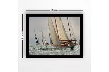 Inramad Canvastavla i trä - 41x56 cm - Segelbåtar som tävlar på öppet hav - Vit / Blå / Grå - Inredning - Tavlor & posters - Canvastavla