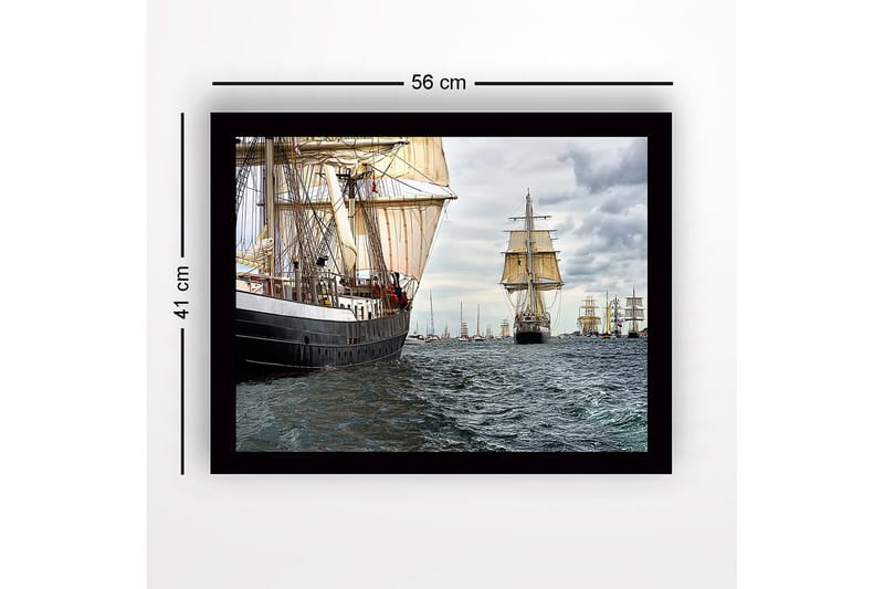 Inramad Canvastavla i trä - 41x56 cm - Segelbåtar på ett stormigt hav - Mörkblå / Beige / Grå - Inredning - Tavlor & posters - Canvastavla