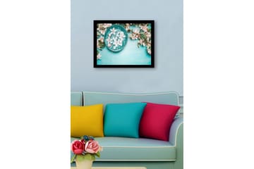 Inramad Canvastavla i trä - 41x56 cm - Skål med blommor på en turkos bakgrund - Turkos / Vit / Grön - Inredning - Tavlor & posters - Canvastavla