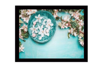 Inramad Canvastavla i trä - 41x56 cm - Skål med blommor på en turkos bakgrund - Turkos / Vit / Grön - Inredning - Tavlor & posters - Canvastavla
