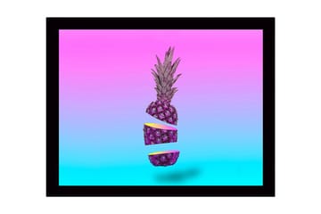Inramad Canvastavla i trä - 41x56 cm - Skivad ananas i en surrealistisk komposition - Lila / Rosa / Turkos - Inredning - Tavlor & posters - Canvastavla