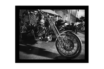 Inramad Canvastavla i trä - 41x56 cm - Skulptural motorcykel med dödskallemotiv - Svart / Silver - Inredning - Tavlor & posters - Canvastavla