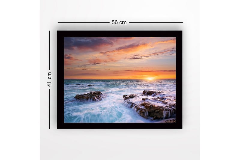 Inramad Canvastavla i trä - 41x56 cm - Solnedgång över havet med klippor i förgrunden - Blå / Orange / Lila - Inredning - Tavlor & posters - Canvastavla