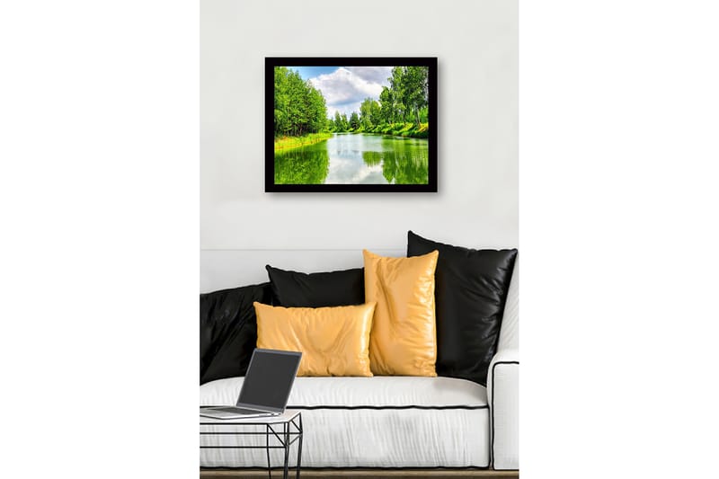 Inramad Canvastavla i trä - 41x56 cm - Spegelblanka vattenytor omgivna av frodig grönska - Grön / Blå / Vit - Inredning - Tavlor & posters - Canvastavla