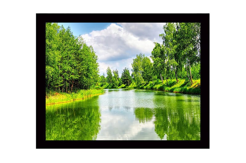 Inramad Canvastavla i trä - 41x56 cm - Spegelblanka vattenytor omgivna av frodig grönska, Grön / Blå / Vit