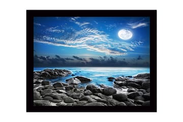 Inramad Canvastavla i trä - 41x56 cm - Stämningsfull havslandskap med måne och klippor - Blå / Grå / Vit - Inredning - Tavlor & posters - Canvastavla