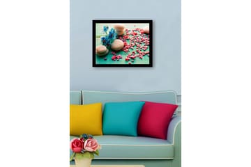 Inramad Canvastavla i trä - 41x56 cm - Stenarrangemang med blå blommor och rosa stenar - Blå / Rosa / Grå - Inredning - Tavlor & posters - Canvastavla