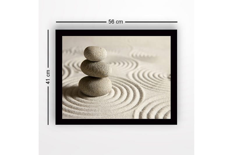 Inramad Canvastavla i trä - 41x56 cm - Stenstapel på sand med cirkulära mönster - Grå / Beige - Inredning - Tavlor & posters - Canvastavla