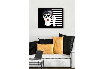 Inramad Canvastavla i trä - 41x56 cm - Stiliserad kvinna med solglasögon och röd läppstift - Svart / Vit / Röd - Inredning - Tavlor & posters - Canvastavla
