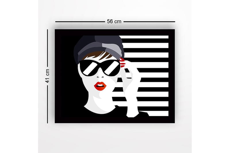 Inramad Canvastavla i trä - 41x56 cm - Stiliserad kvinna med solglasögon och röd läppstift - Svart / Vit / Röd - Inredning - Tavlor & posters - Canvastavla