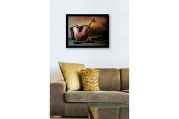 Inramad Canvastavla i trä - 41x56 cm - Stillhet med musikinstrument i fokus - Brun / Beige / Grön - Inredning - Tavlor & posters - Canvastavla
