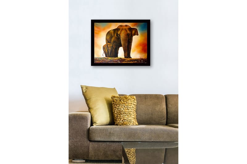 Inramad Canvastavla i trä - 41x56 cm - Storslagen elefant med ett kalv som står nära sin mor - Brun / Orange / Beige - Inredning - Tavlor & posters - Canvastavla