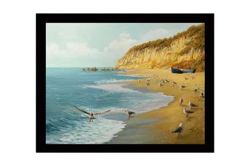 Inramad Canvastavla i trä - 41x56 cm - Strandlandskap med måsar och en båt vid kusten - Blå / Beige / Grön - Inredning - Tavlor & posters - Canvastavla