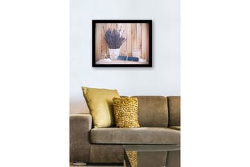 Inramad Canvastavla i trä - 41x56 cm - Torkad lavendel i en vit korg med sjöstjärnor och en rulle papper - Lila / Vit / Blå - Inredning - Tavlor & posters - Canvastavla