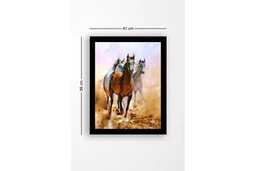 Inramad Canvastavla i trä - 41x56 cm - Tre hästar i rörelse genom en dammig landskap - Brun / Vit / Beige - Inredning - Tavlor & posters - Canvastavla