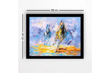 Inramad Canvastavla i trä - 41x56 cm - Två hästar som galopperar framåt i en färgstark och dynamisk komposition - Blå / Orange / Vit - Inredning - Tavlor & posters - Canvastavla