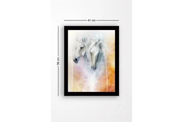 Inramad Canvastavla i trä - 41x56 cm - Två majestätiska hästar med mjuka drag och en drömlik bakgrund - Vit / Ljusgrå / Orange - Inredning - Tavlor & posters - Canvastavla