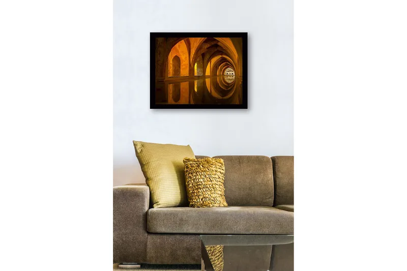 Inramad Canvastavla i trä - 41x56 cm - Vacker arkitektur med reflektioner i en stilla vattenyta - Guld / Orange / Brun - Inredning - Tavlor & posters - Canvastavla