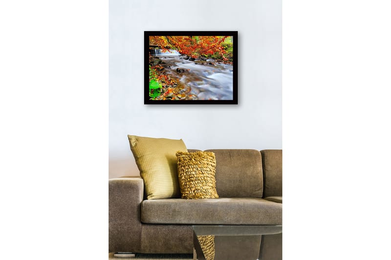Inramad Canvastavla i trä - 41x56 cm - Vacker bäck med höstfärger och rinnande vatten - Orange / Grön / Brun - Inredning - Tavlor & posters - Canvastavla