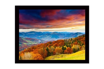 Inramad Canvastavla i trä - 41x56 cm - Vacker höstlandskap med färgglada träd och fjärran berg - Orange / Grön / Blå - Inredning - Tavlor & posters - Canvastavla