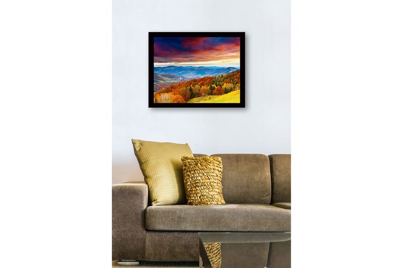 Inramad Canvastavla i trä - 41x56 cm - Vacker höstlandskap med färgglada träd och fjärran berg - Orange / Grön / Blå - Inredning - Tavlor & posters - Canvastavla