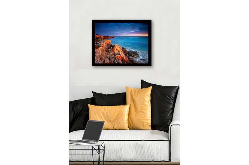 Inramad Canvastavla i trä - 41x56 cm - Vacker kustlinje med klippor och hav i skymningsljus - Turkos / Orange / Grå - Inredning - Tavlor & posters - Canvastavla