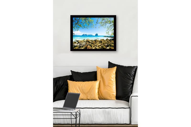 Inramad Canvastavla i trä - 41x56 cm - Vacker kustlinje med klippor och klart blått hav - Blå / Grön / Beige - Inredning - Tavlor & posters - Canvastavla